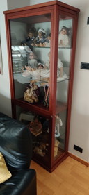 Marianne Day Lewis Vetriera-Vitrine