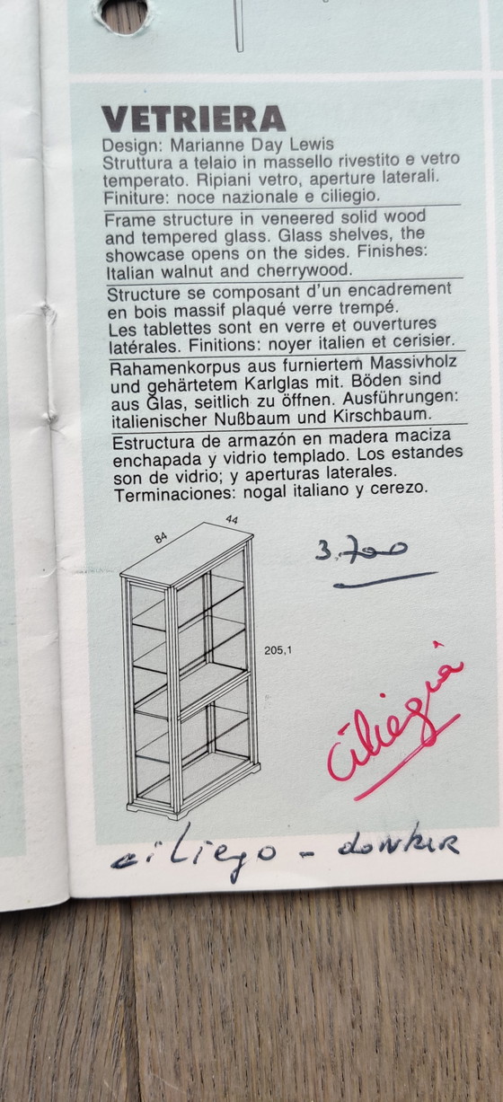 Image 1 of Marianne Day Lewis Vetriera-Vitrine