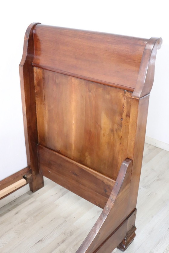 Image 1 of Antikes Einzelbett aus Holz