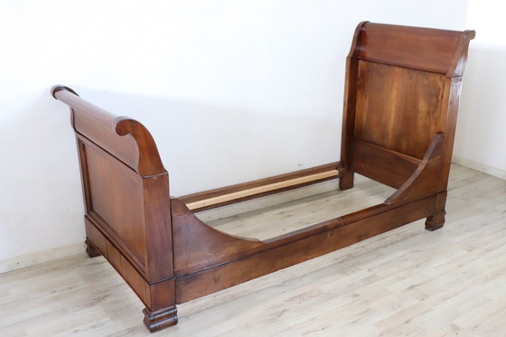 Image 1 of Antikes Einzelbett aus Holz