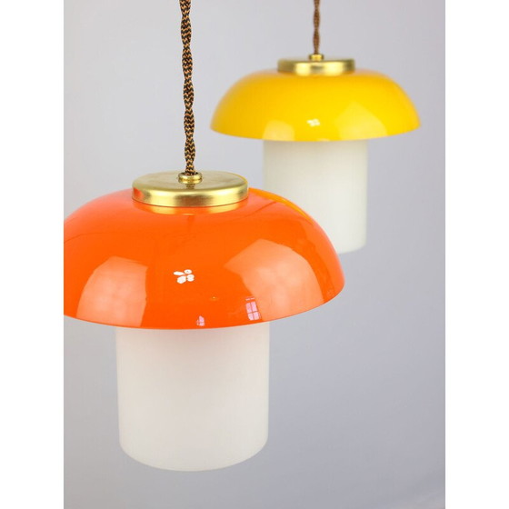 Image 1 of 3 Pendelleuchten aus Glas und Messing aus der Mitte des Jahrhunderts