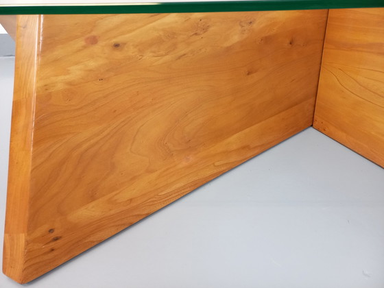 Image 1 of Vintage rechteckiger Couchtisch aus massiver Ulme und Glas aus den 1980er Jahren