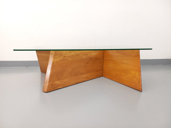 Image 1 of Vintage rechteckiger Couchtisch aus massiver Ulme und Glas aus den 1980er Jahren