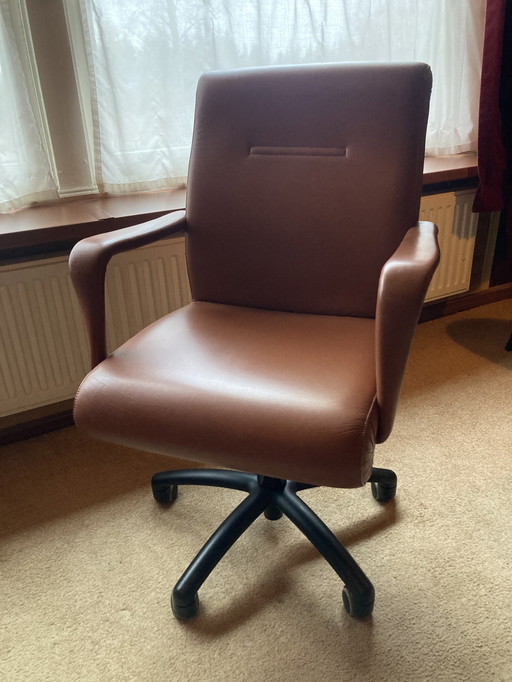 7x Poltrona Frau Managerial Chair