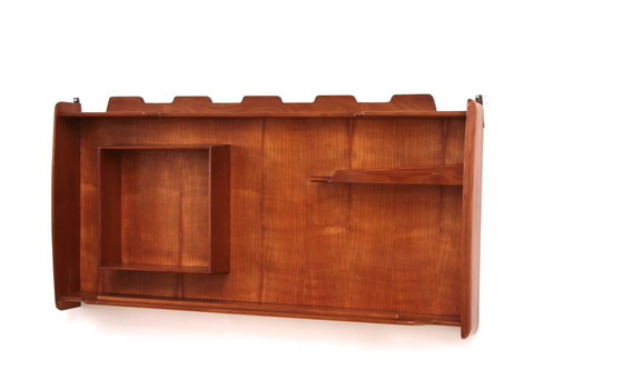 Image 1 of Italienischer handgefertigter Nussbaum-Wandschrank 1960er Jahre.