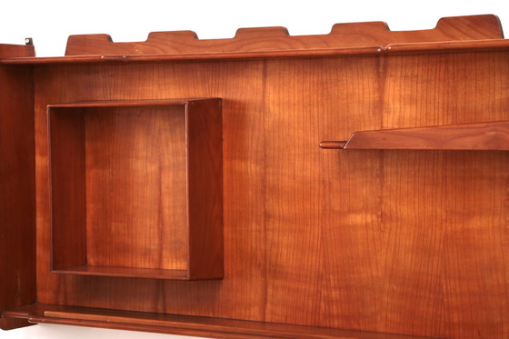 Image 1 of Italienischer handgefertigter Nussbaum-Wandschrank 1960er Jahre.