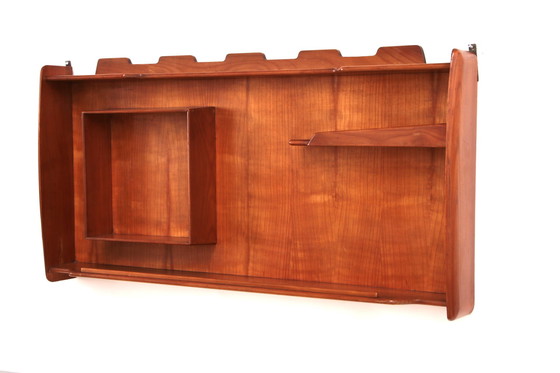 Image 1 of Italienischer handgefertigter Nussbaum-Wandschrank 1960er Jahre.