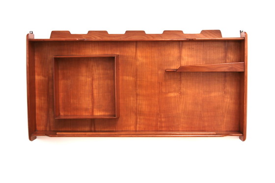 Image 1 of Italienischer handgefertigter Nussbaum-Wandschrank 1960er Jahre.
