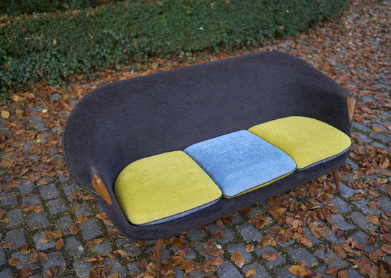 Image 1 of 3-Sitzer Sofa im Stil von Nanna Ditzel. 1950S