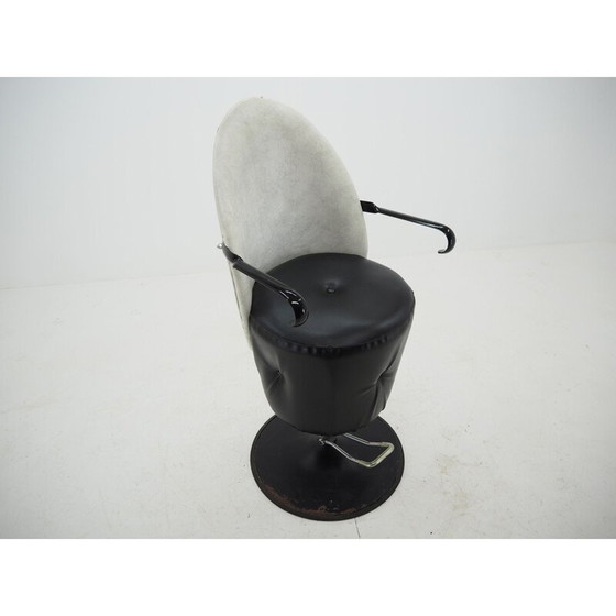 Image 1 of Vintage drehbarer und verstellbarer Friseurstuhl 1970
