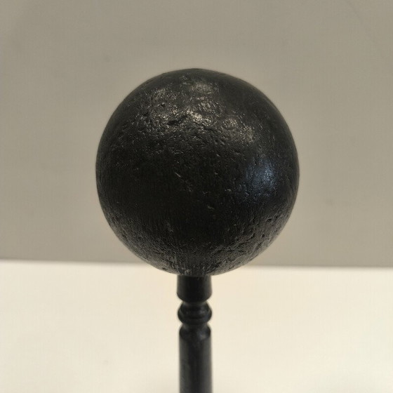 Image 1 of Gedrechselter und geschwärzter Holzhutsockel, Frankreich