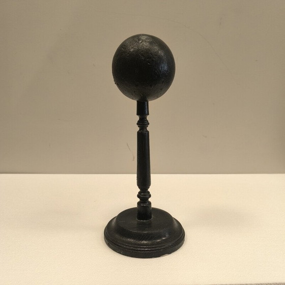 Image 1 of Gedrechselter und geschwärzter Holzhutsockel, Frankreich