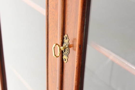 Image 1 of Top! englische Vitrine, Schrank, Vertiko aus Mahagoni, restauriert