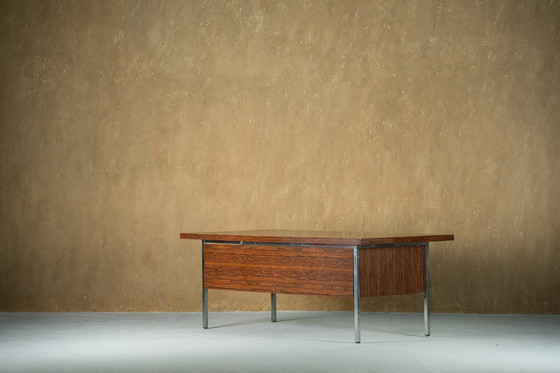 Image 1 of Mid-Century Schreibtisch aus Rosenholz und Metall, Dänemark 1970er