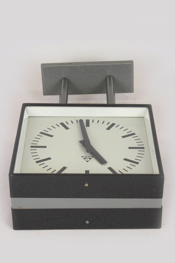 Image 1 of Große doppelseitige Eisenbahnuhr von Pragotron, 1980er Jahre