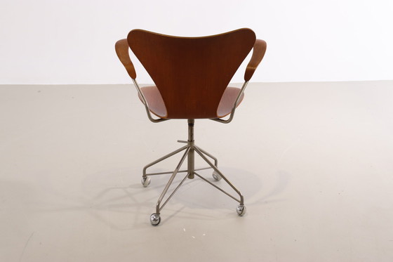 Image 1 of Fritz Hansen Serie 7 Bürostuhl von Arne Jacobsen