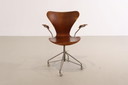 Fritz Hansen Serie 7 Bürostuhl von Arne Jacobsen