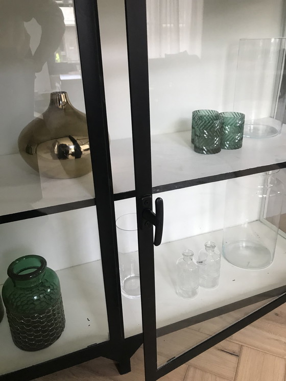 Image 1 of Alte Grundlagen Vitrine Schwarzer Stahl und Glas