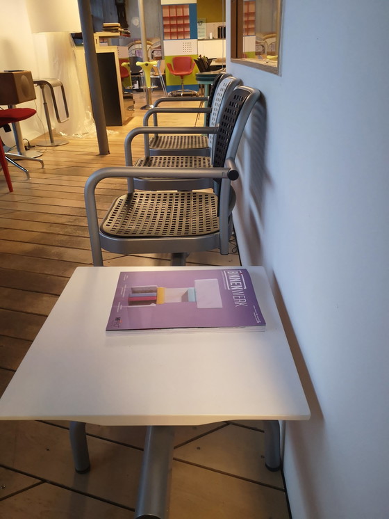 Image 1 of Bank im Modern Design