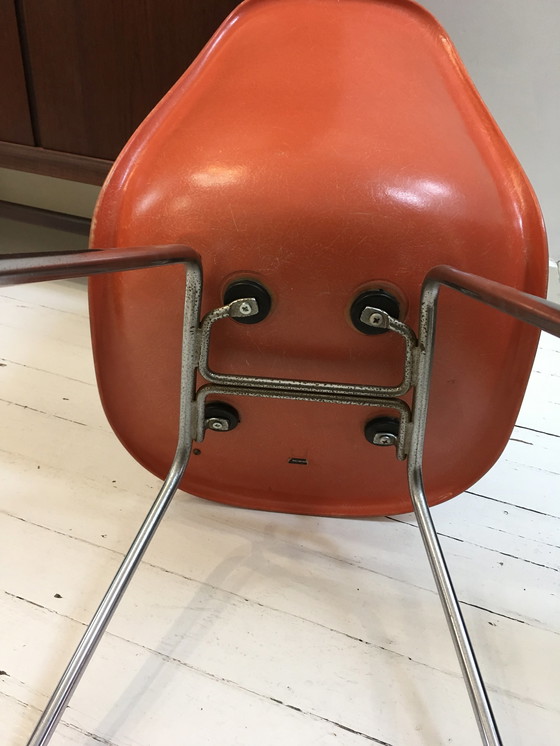 Image 1 of 2x Herman Miller Fiberglasstuhl