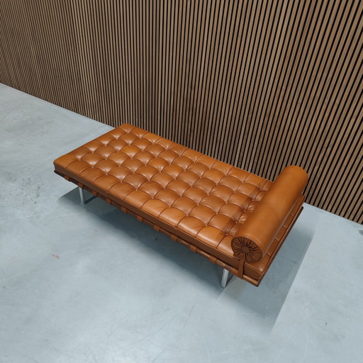 Knoll Barcelona Daybed - Cognac