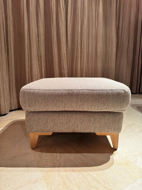 Image 1 of Makri Pouf