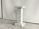 Säule aus Carrara-Marmor