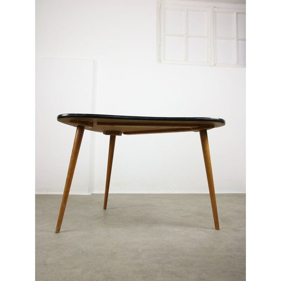 Image 1 of Alter roter ovaler Tisch, Italien