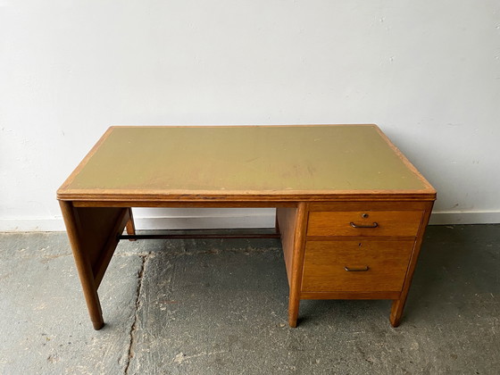 Image 1 of Mid-Century 1950'S Vintage Ministerium der Verteidigung (Mod) Schreibtisch
