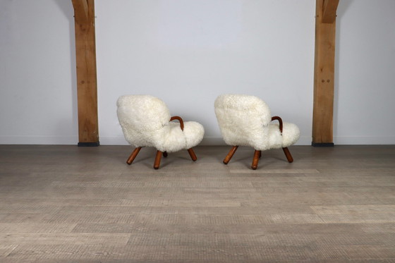 Image 1 of Frühes Paar Arnold Madsen Clam Chairs aus lockigem Schaffell, Madsen & Schubell, 1944