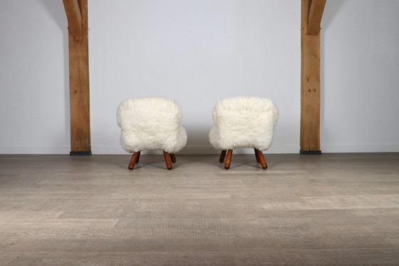 Image 1 of Frühes Paar Arnold Madsen Clam Chairs aus lockigem Schaffell, Madsen & Schubell, 1944