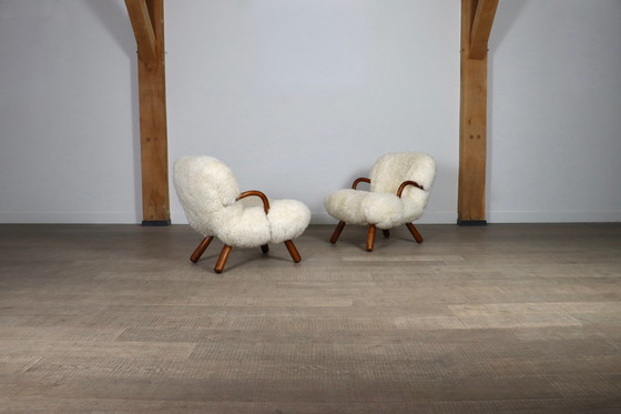 Image 1 of Frühes Paar Arnold Madsen Clam Chairs aus lockigem Schaffell, Madsen & Schubell, 1944