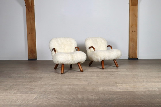 Image 1 of Frühes Paar Arnold Madsen Clam Chairs aus lockigem Schaffell, Madsen & Schubell, 1944