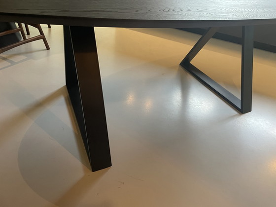 Image 1 of Ovaler Esstisch aus Eiche von Melchior Interior