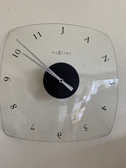 Glas Design Wanduhr Nextime 'Jan' von Jan De Bouvrie