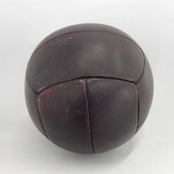 Image 1 of Medizinball aus Mahagoni und Leder, 1930er Jahre