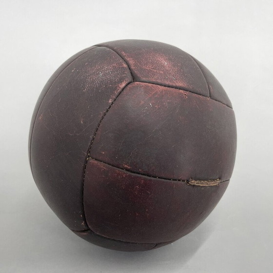 Image 1 of Medizinball aus Mahagoni und Leder, 1930er Jahre