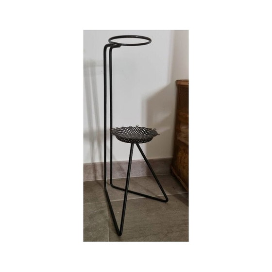 Image 1 of Vintage aschenbecherhalter aus metall von Mathieu Matégot