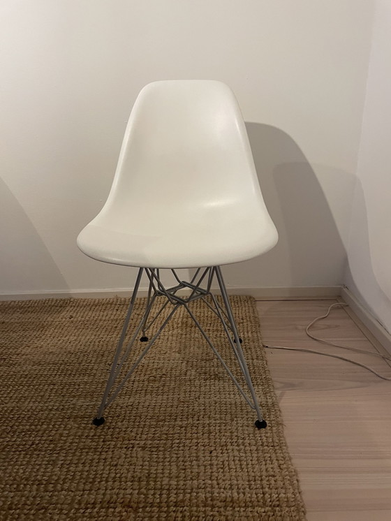 Image 1 of Vitra Dsr Kunststoff Beistellstuhl