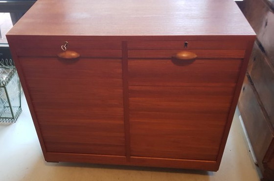 Image 1 of Dänisches Sideboard mit Rolltüren aus Teakholz von Dyrlund, 1960er Jahre