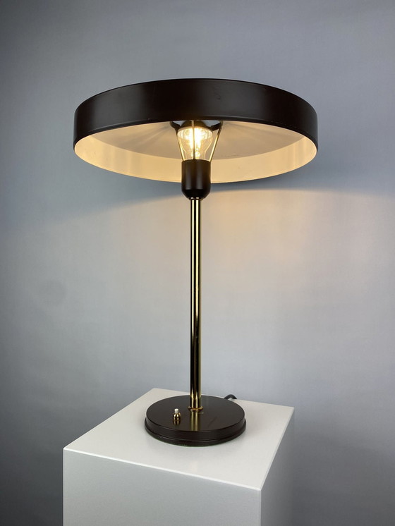 Image 1 of Eine von vier Braun und Gold Tischlampe Timor 69 von Louis Kalff für Philips 1970
