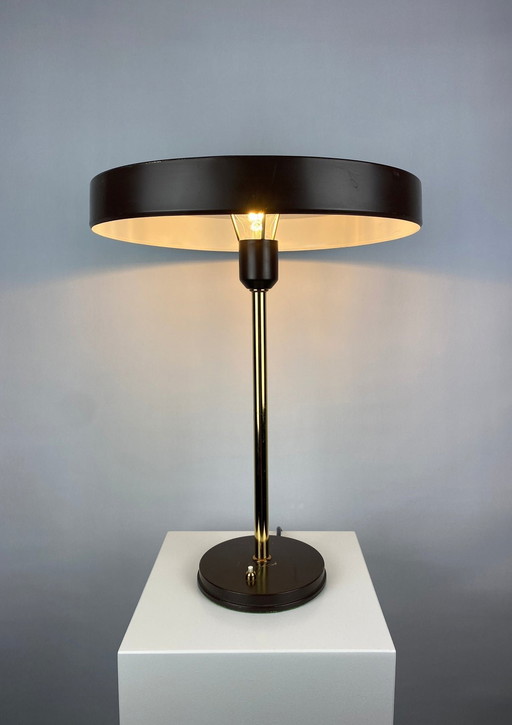 Eine von vier Braun und Gold Tischlampe Timor 69 von Louis Kalff für Philips 1970