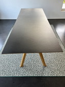 HAY cph30 lackiertes Eichenschwarzes Linoleum
