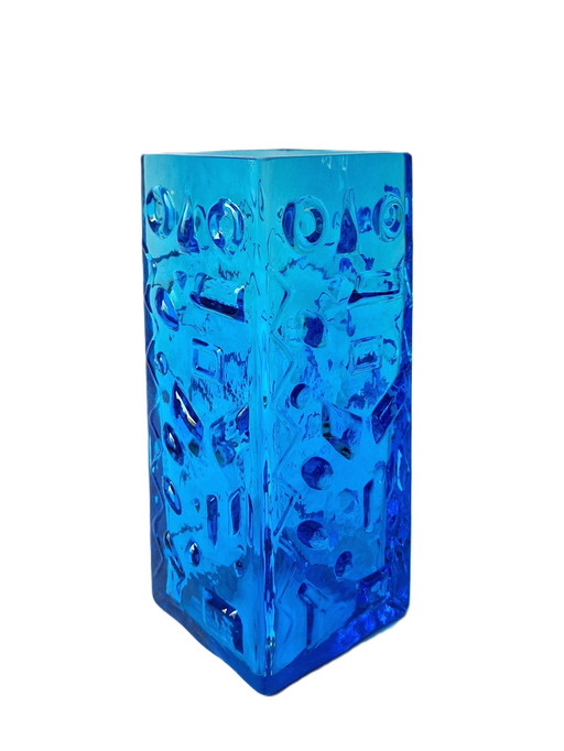 Eneryda Glasbruk - Quadratische blaue Vase mit geometrischem Dekor