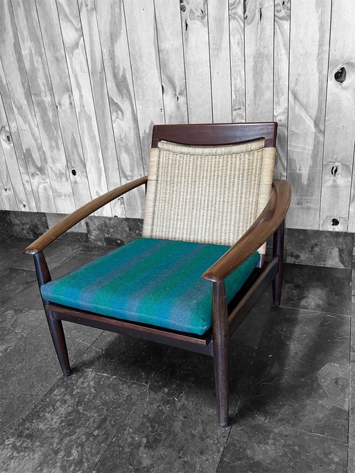 Mid Century skandinavischen Teakholz Lounge Stuhl mit Wicker zurück Circa 1950S