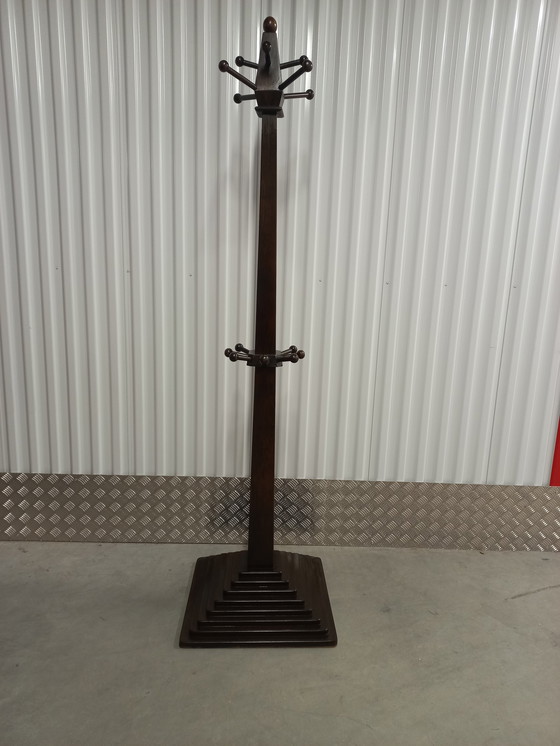 Image 1 of Stabiler, hölzerner Kleiderbügel