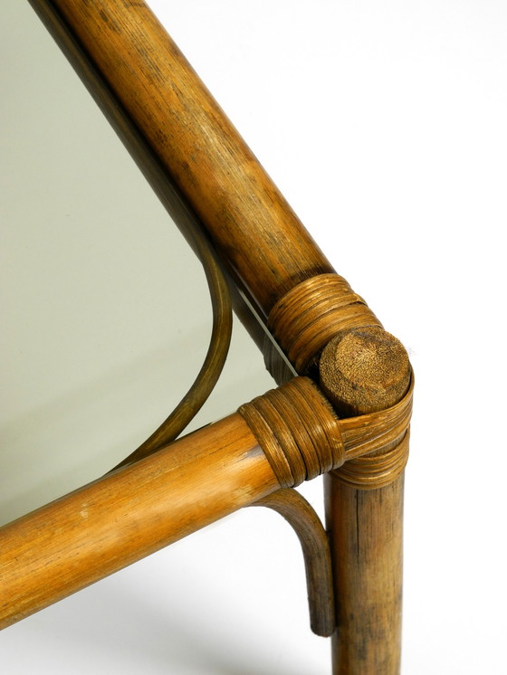 Image 1 of Wunderschöne Couch oder Beistelltisch aus dunklem Bambusholz aus den 1970er Jahren mit Rauchglasplatte