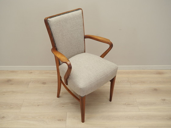 Image 1 of Stuhl aus Nussbaumholz, Dänisches Design, 1970er Jahre, Produktion: Dänemark