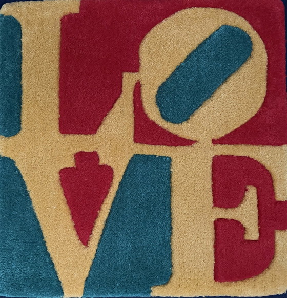 Image 1 of Robert Indiana: "Sommerliebe". Teppichboden.