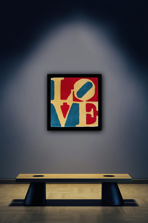 Robert Indiana: "Sommerliebe". Teppichboden.